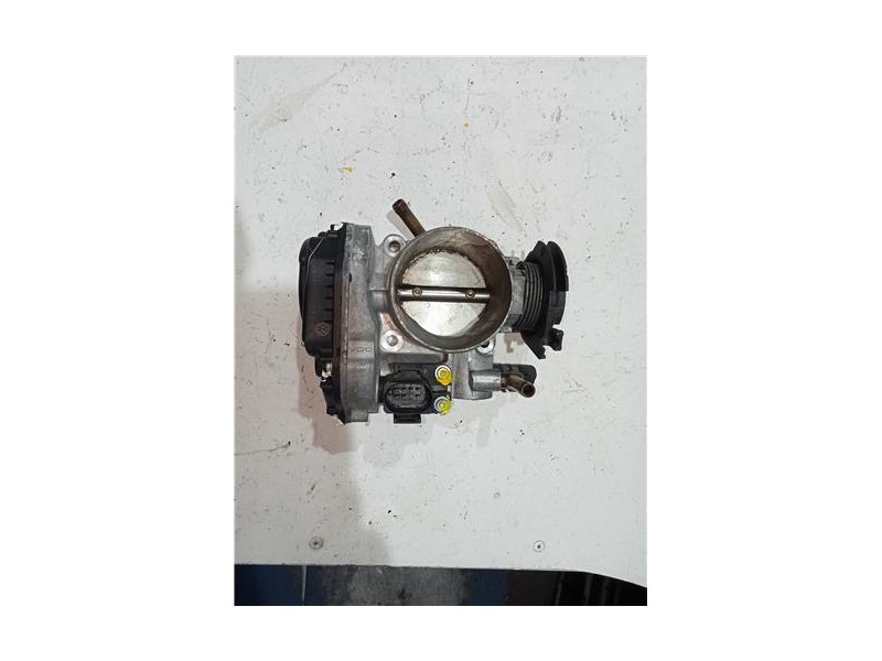 Recambio de mariposa admision para audi a3 (8l)(09.1996) 1.8 ambiente [1,8 ltr. - 92 kw 20v] referencia OEM IAM 06A133064J  