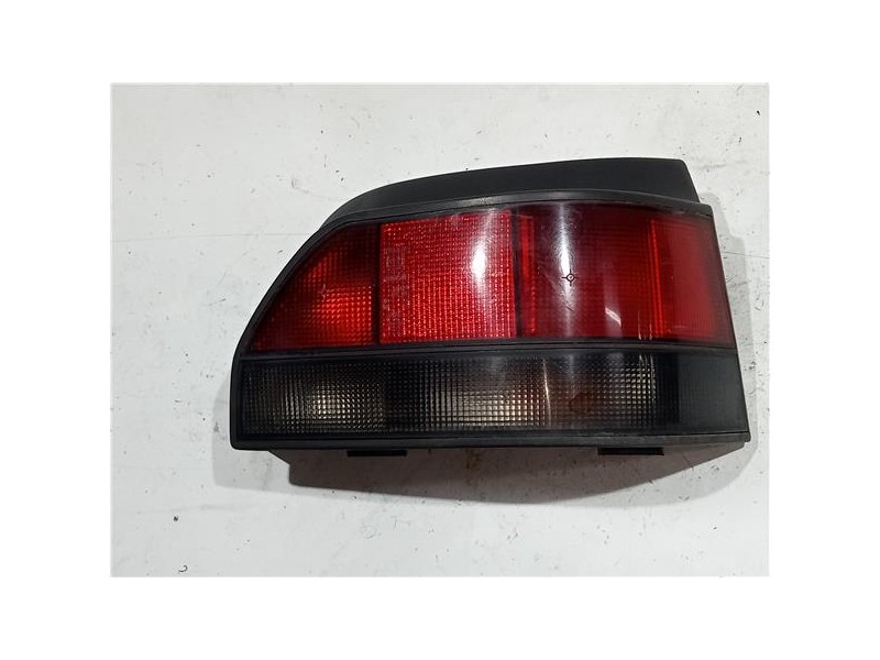 Recambio de piloto trasero derecho para renault clio i fase i / ii (b/c57)(01.1991) 1.2 (b/c/s57a, b/c57s, 5/357f, 5/357j, 5/357