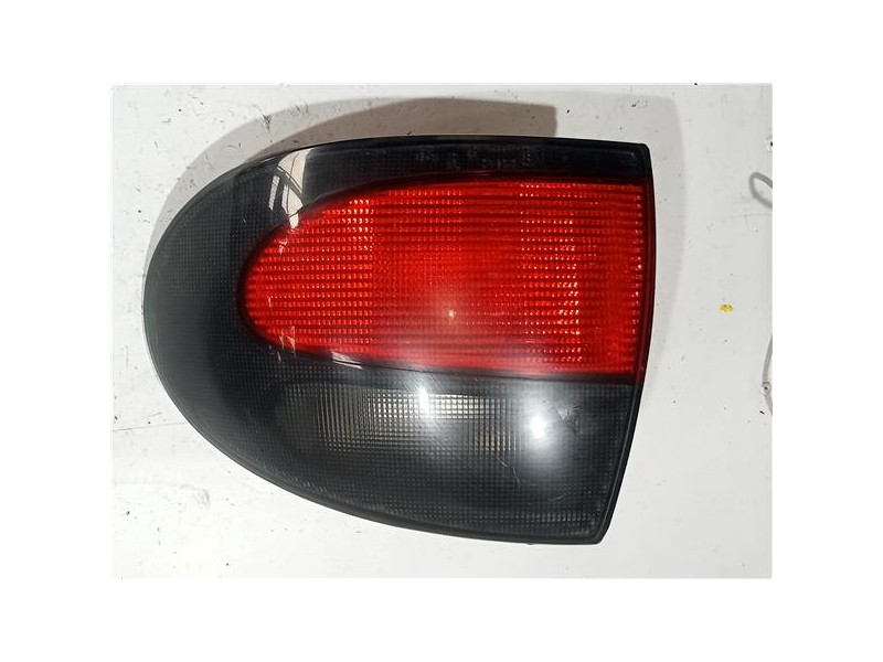 Recambio de piloto trasero derecho para renault megane i classic (la0)(1996) 1.9 d (la0a, la0u) referencia OEM IAM 37380999  