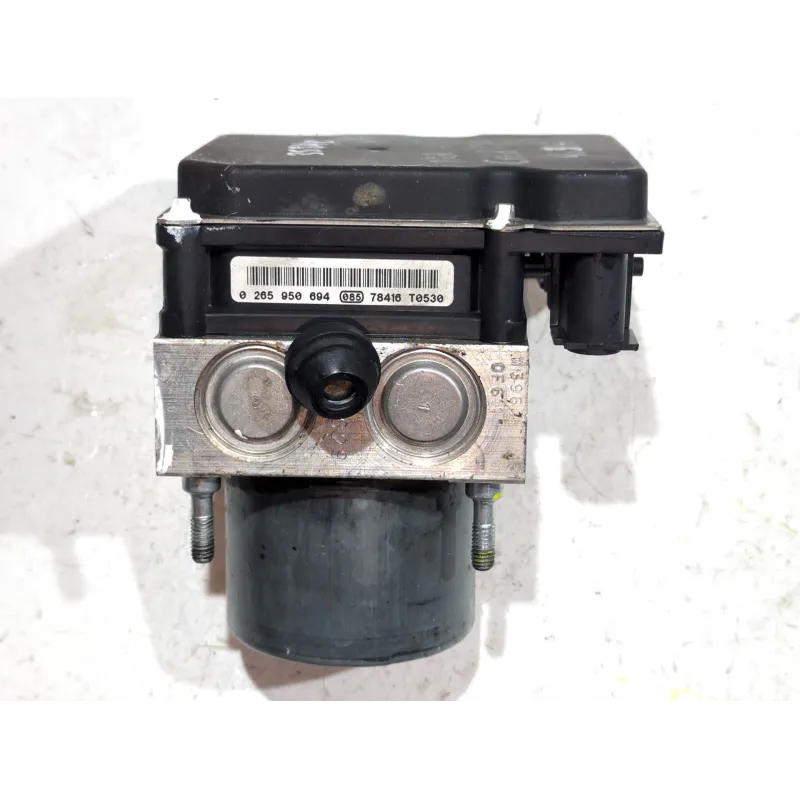 Recambio de abs para kia cee´d hatchback (ed) 1.6 crdi 115 referencia OEM IAM 0265235330  