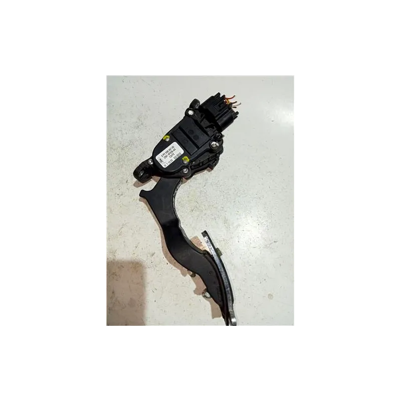 Recambio de potenciometro pedal gas para ford fiesta (cbk)(2002) referencia OEM IAM 6PV00856700  
