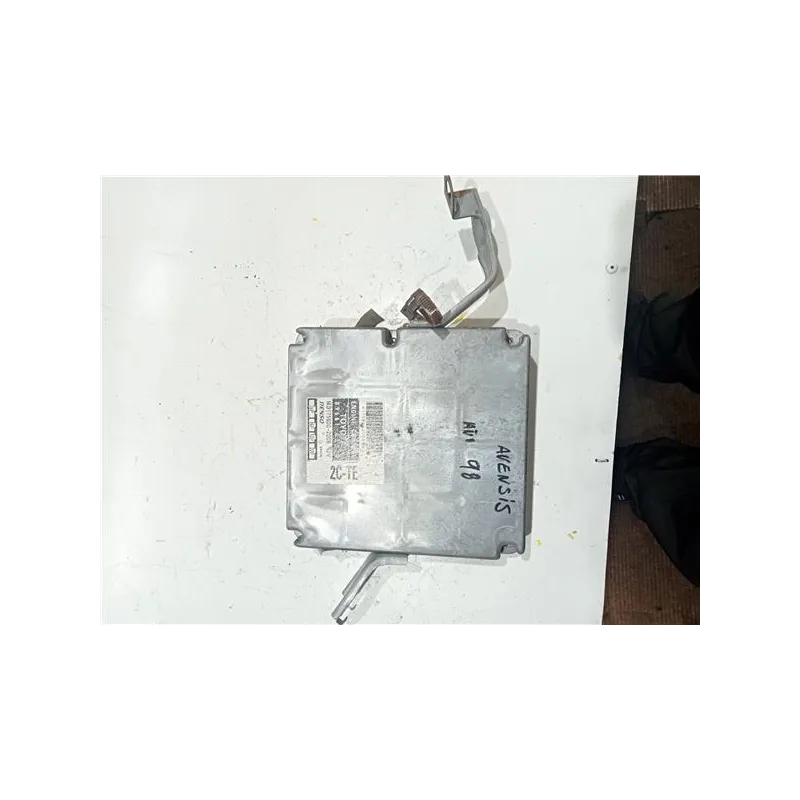 Recambio de centralita inyeccion para toyota avensis berlina (t22)(1998) 2.0 td (ct220_) referencia OEM IAM 8966105310  