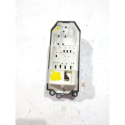 Recambio de botonera puerta delantera izquierda para toyota yaris (_p13_) 1.4 d (nlp130_) referencia OEM IAM 0560H22  