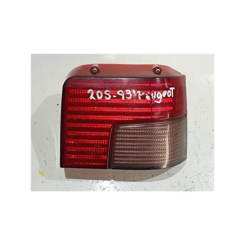 Recambio de piloto trasero derecho para peugeot 205 berlina (02.1983) 1.8 diesel referencia OEM IAM VALEO2208  