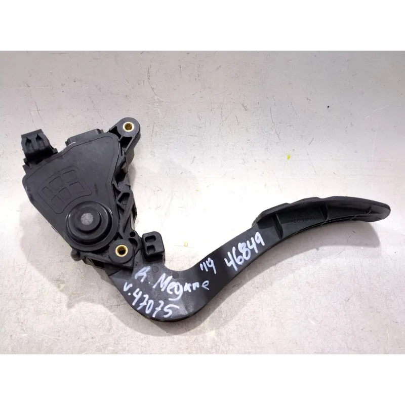 Recambio de potenciometro pedal para renault megane iv sedán 1.3 tce 140 (lvnb) referencia OEM IAM 180020000R 55964036  