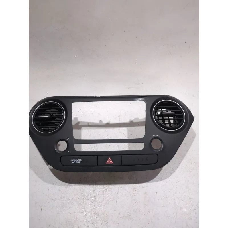 Recambio de embellecedor consola central para hyundai i10 ii (ba, ia) 1.0 referencia OEM IAM 84740B4000  