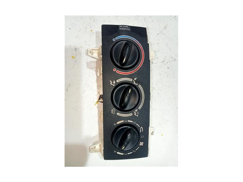Recambio de mandos climatizador para renault megane i classic (la0)(1996) 1.9 d (la0a, la0u) referencia OEM IAM 657747F  