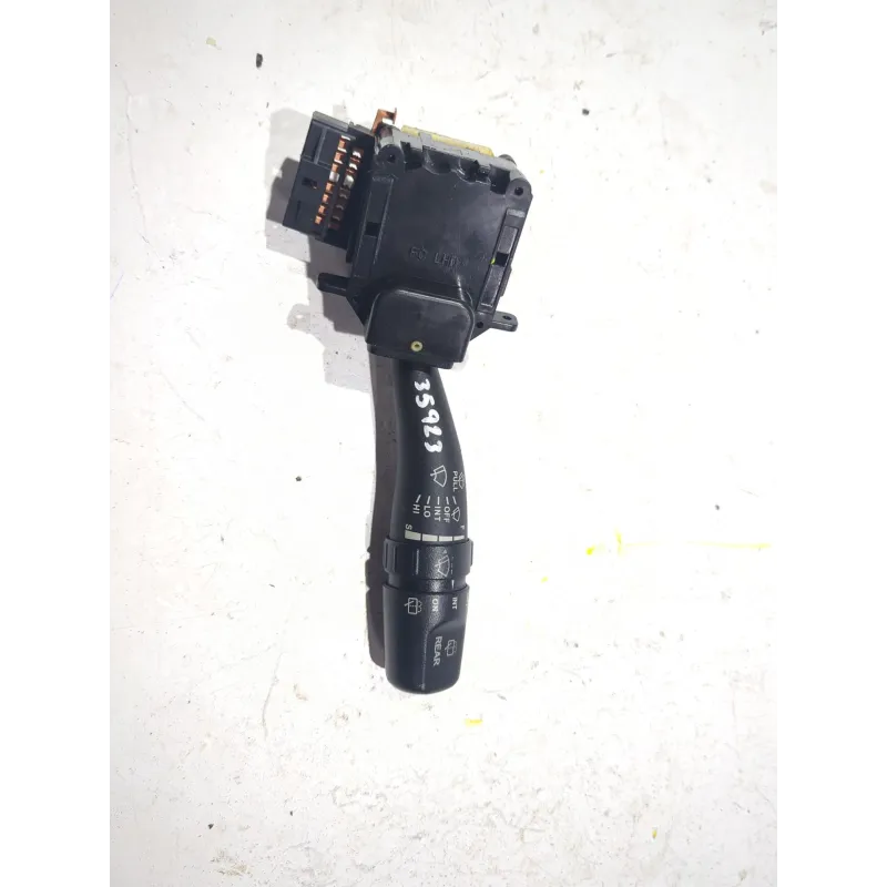 Recambio de mando limpiaparabrisas para kia sorento i (jc) 2.5 crdi referencia OEM IAM MANDO LIMPIAPARABRISAS  