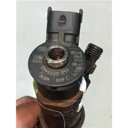 Recambio de inyector para peugeot 407 hdi 135 referencia OEM IAM 0445110297  